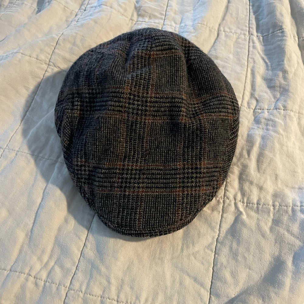 Gorgeous men’s driver’s hat!